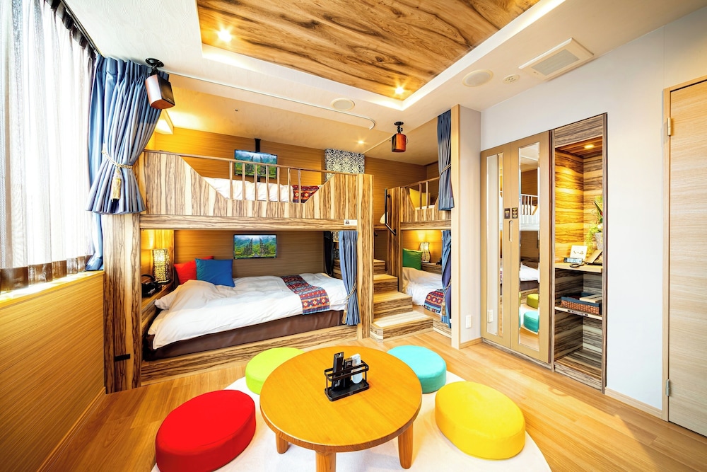 デラックス4ベッド 禁煙 (お酒飲み放題、軽食無料) | アンダの森 大阪天王寺タワー