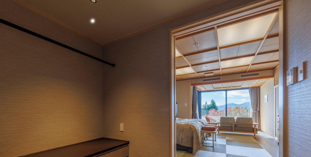 デラックス ツインルーム 禁煙 ガーデンビュー 客室1 | 鬼怒川グランドホテル 夢の季