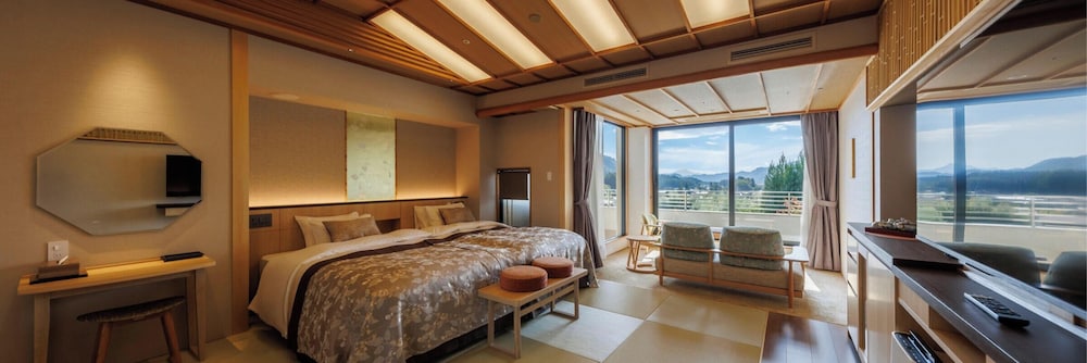 デラックス ツインルーム シングルベッド 2 台 禁煙 | 鬼怒川グランドホテル 夢の季