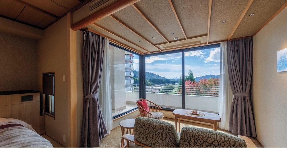 デラックス ツインルーム 禁煙 ガーデンビュー バスルーム0 | 鬼怒川グランドホテル 夢の季