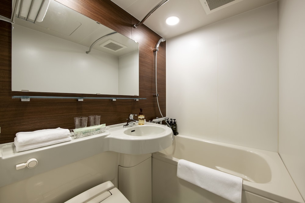 スーペリア ダブルルーム ダブルベッド 1 台 (12sqm) バスルーム1 | ジャストスリープ 大阪心斎橋