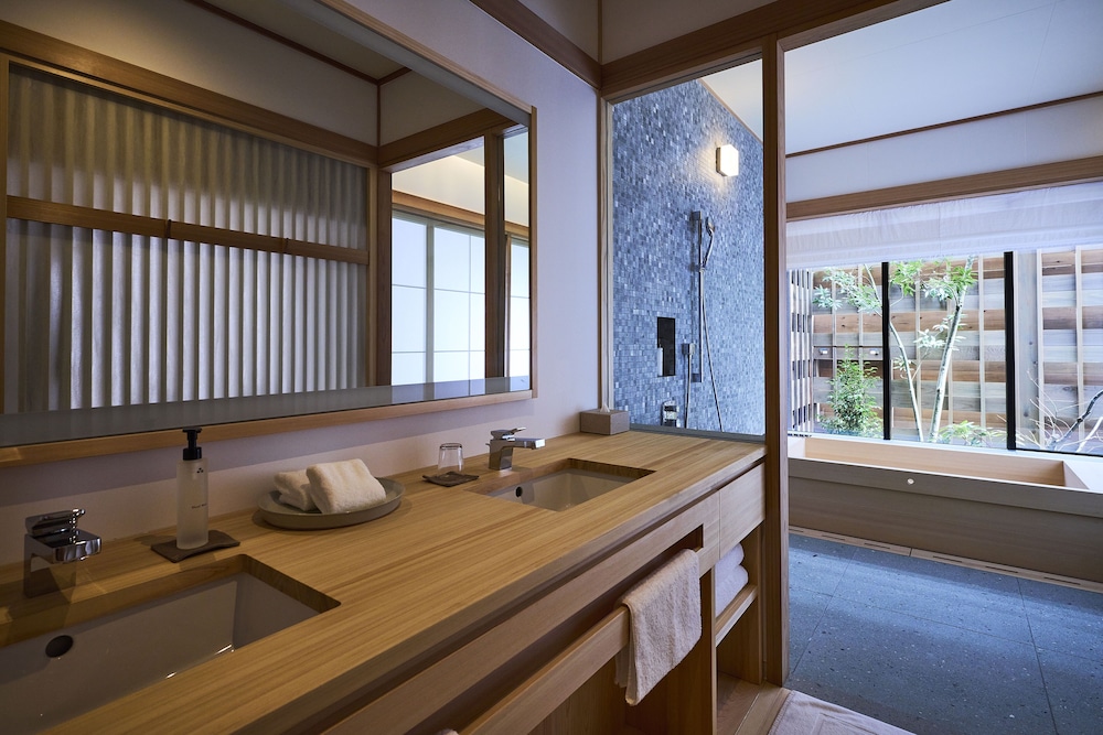 庭涼 (Niwasuzumi)トリプルルーム 禁煙 バスルーム0 | Azumi Setoda