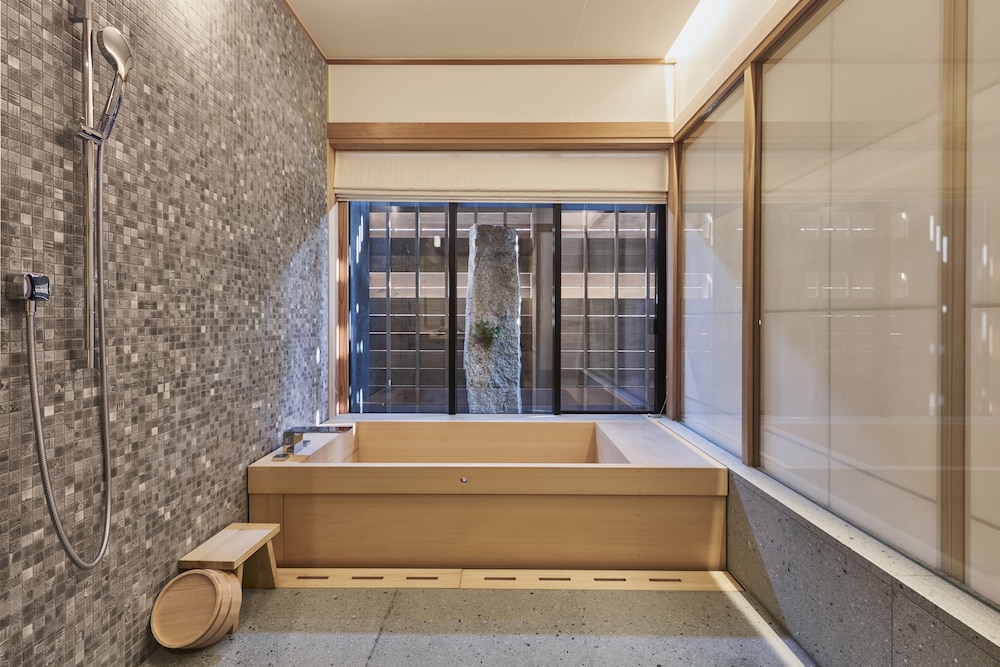 空涼 (Sorasuzumi) トリプルルーム 禁煙 バスルーム1 | Azumi Setoda