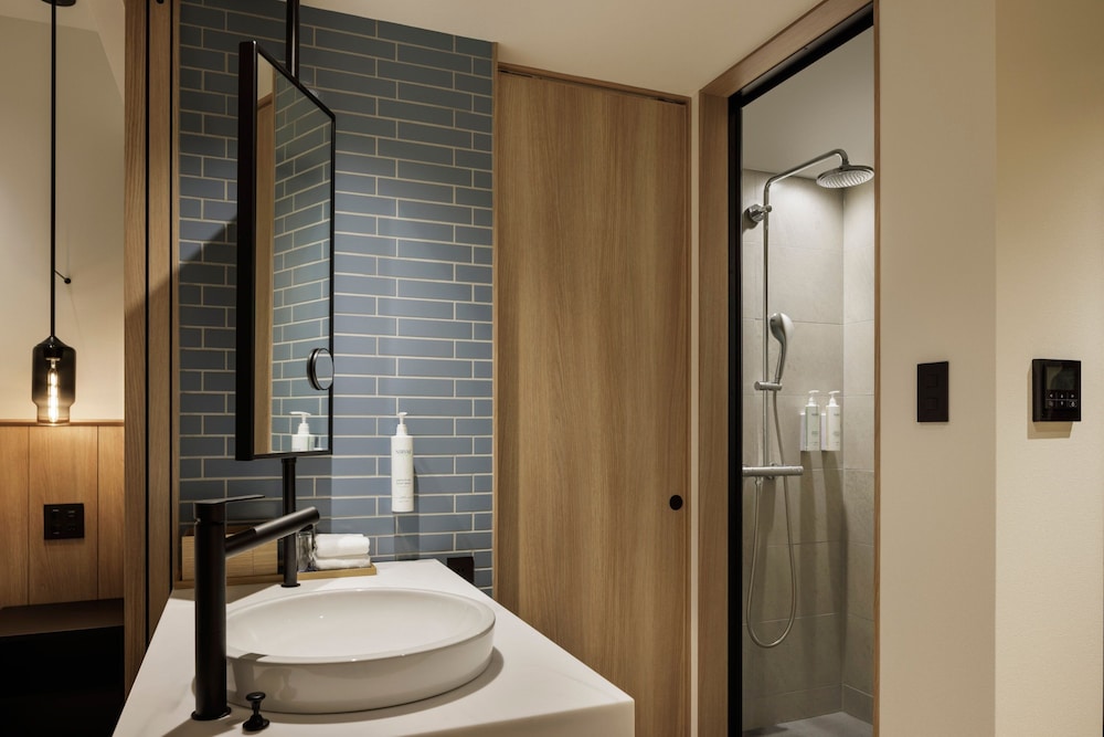 スタンダード ルーム キングベッド 1 台 禁煙 バスルーム2 | フェアフィールド・バイ・マリオット・広島世羅