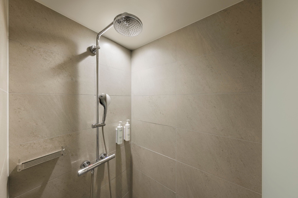 スタンダード ルーム キングベッド 1 台 禁煙 バスルーム0 | フェアフィールド・バイ・マリオット・広島世羅