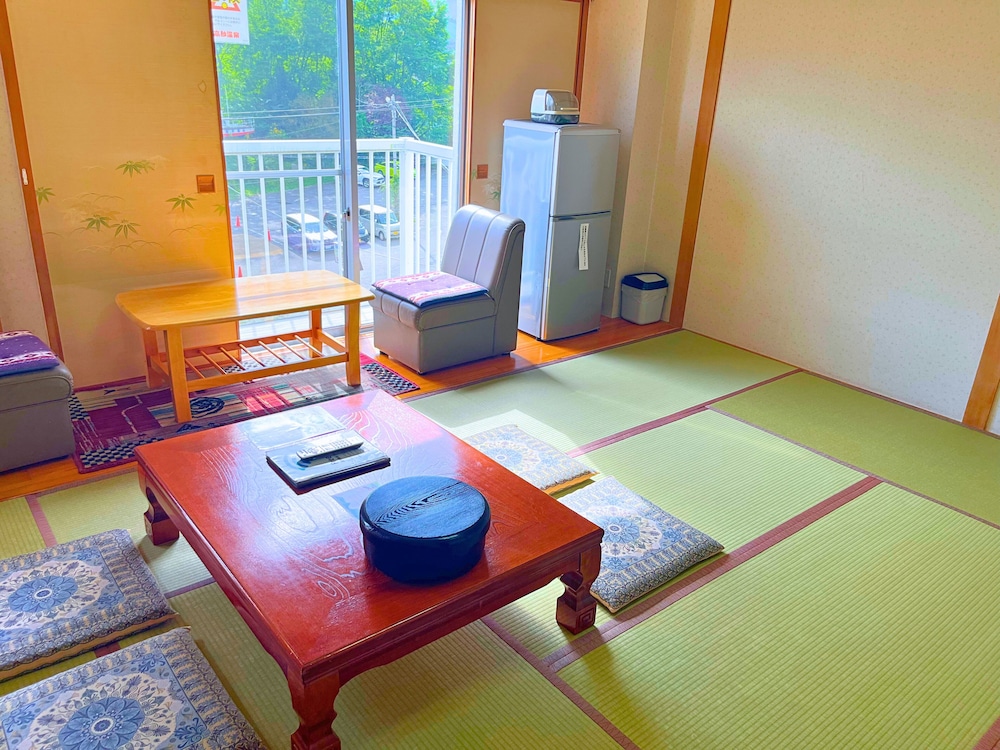 スタンダード 4 人部屋 禁煙 専用バスルーム 客室2 | 高砂温泉