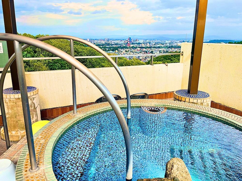 屋上露天風呂付き特別室 専用スパ浴槽0 | 高砂温泉