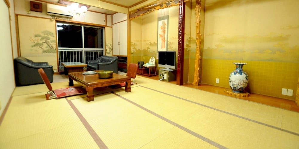 カジュアル和室5名 | 高砂温泉