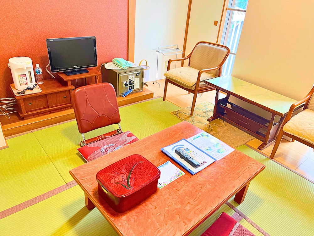 エコノミールーム 禁煙 客室3 | 高砂温泉