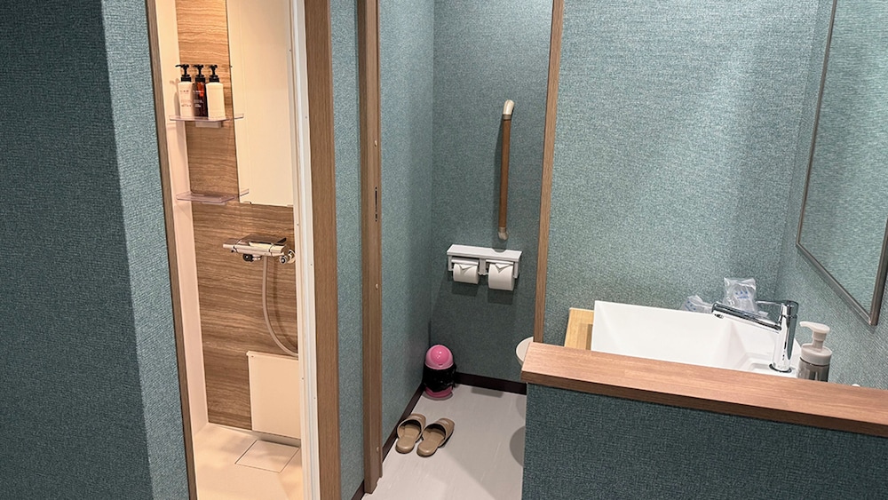 [C2] リニューアル和室2名用 禁煙 バスルーム1 | 高砂温泉