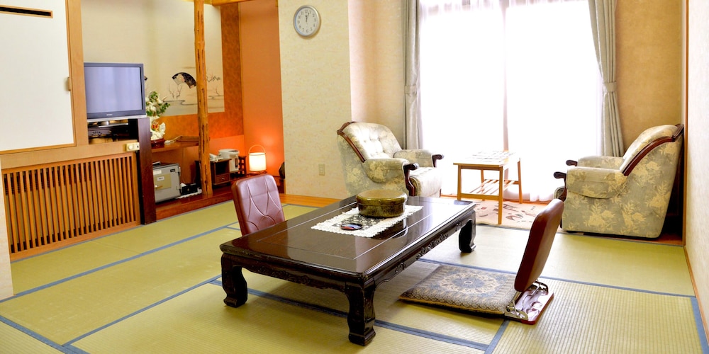 和室3名　岩風呂付 客室1 | 高砂温泉