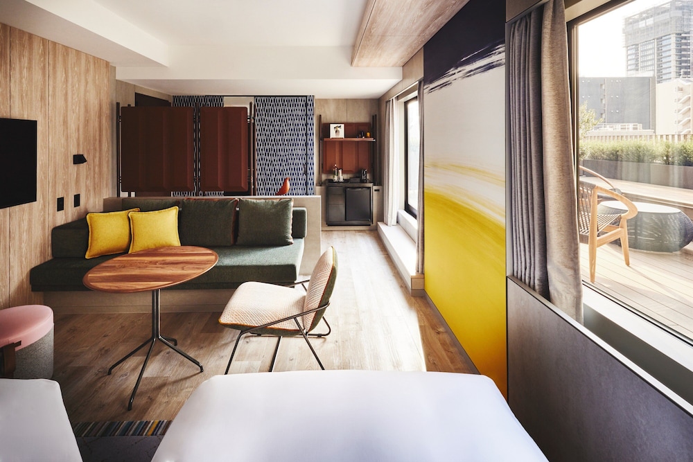 グランド ルーム シングルベッド 2 台 テラス | voco 大阪セントラル by IHG