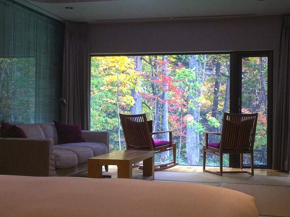 天然温泉展望風呂付[紅] 58平米 禁煙 部屋からの景観0 | 奥定山渓温泉 佳松御苑