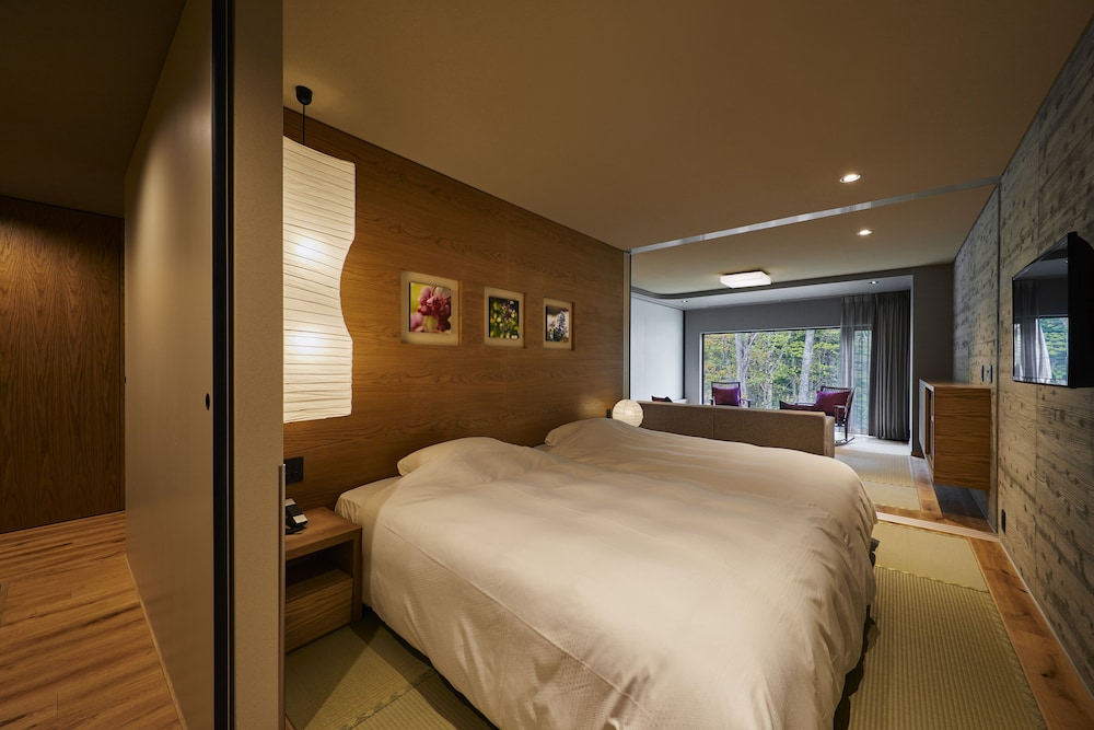 天然温泉展望風呂付[紅] 58平米 禁煙 客室1 | 奥定山渓温泉 佳松御苑