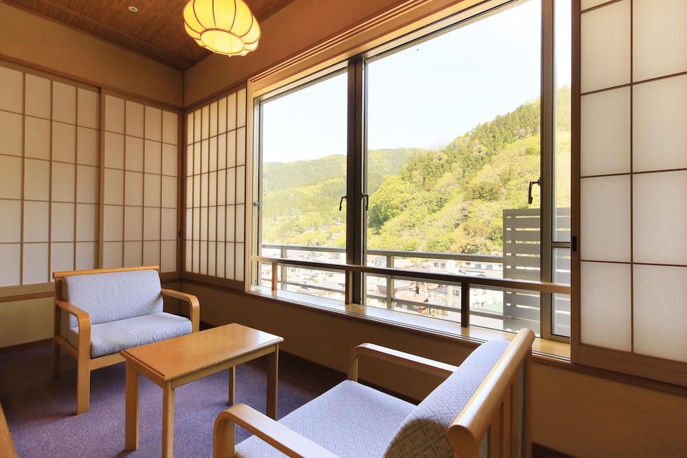 [山側]和室12畳 檜の内湯付 禁煙 部屋からの景観0 | 山形県あつみ温泉 萬国屋