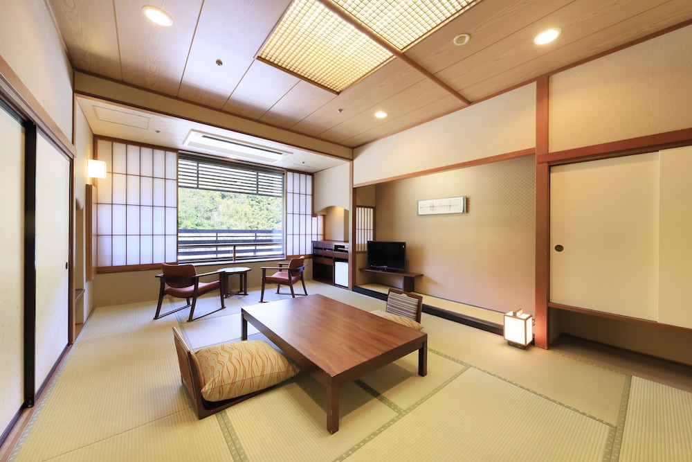 客室1 | 山形県あつみ温泉 萬国屋