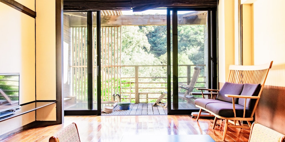 寝湯付客室(和室) 定員3名 禁煙 客室4 | 霧島もみじ谷 静流荘