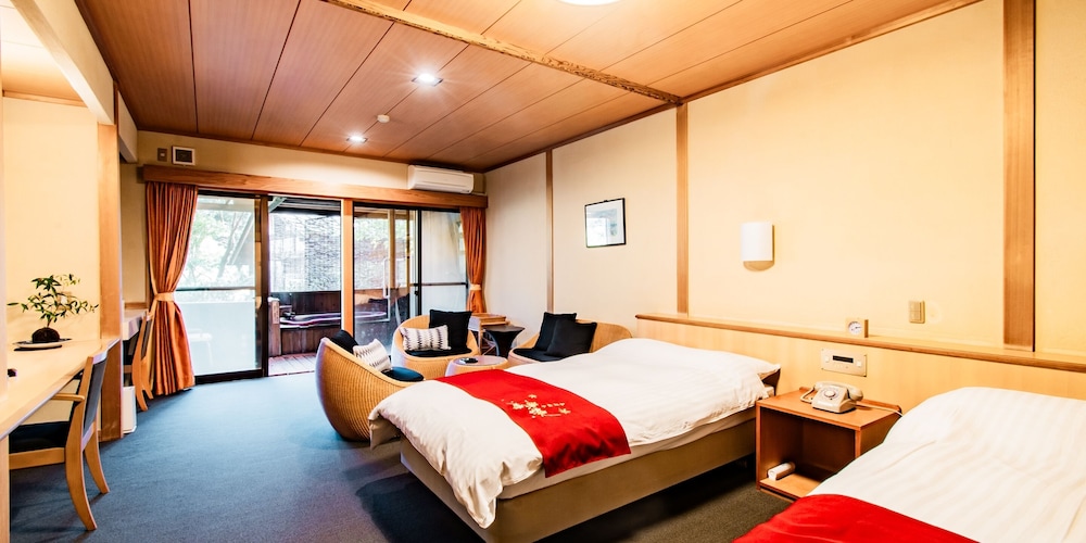 露天風呂付洋室ツイン(定員2名) 禁煙 客室3 | 霧島もみじ谷 静流荘