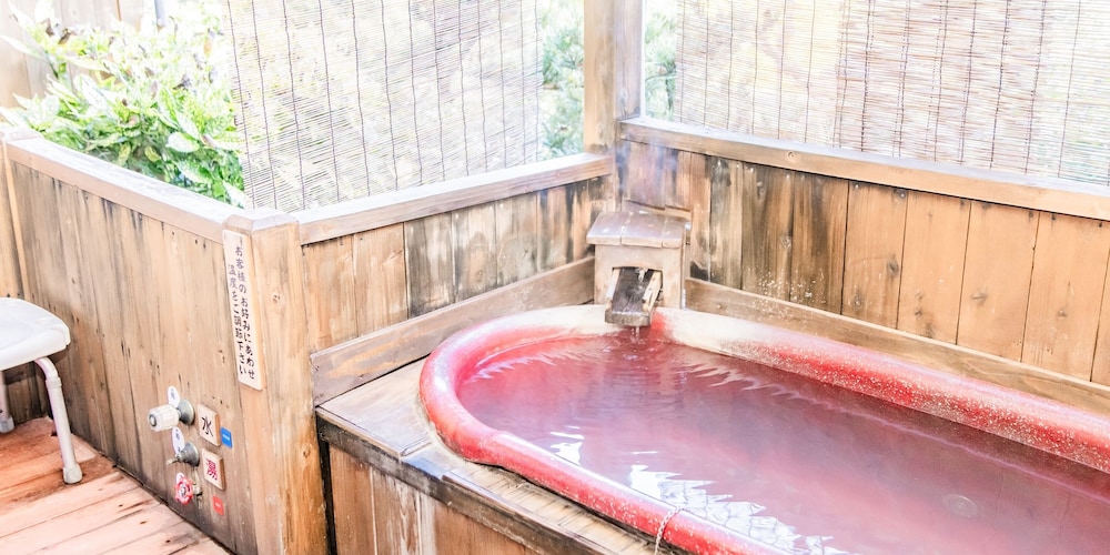 露天風呂付洋室ツイン(定員2名) 禁煙 客室2 | 霧島もみじ谷 静流荘