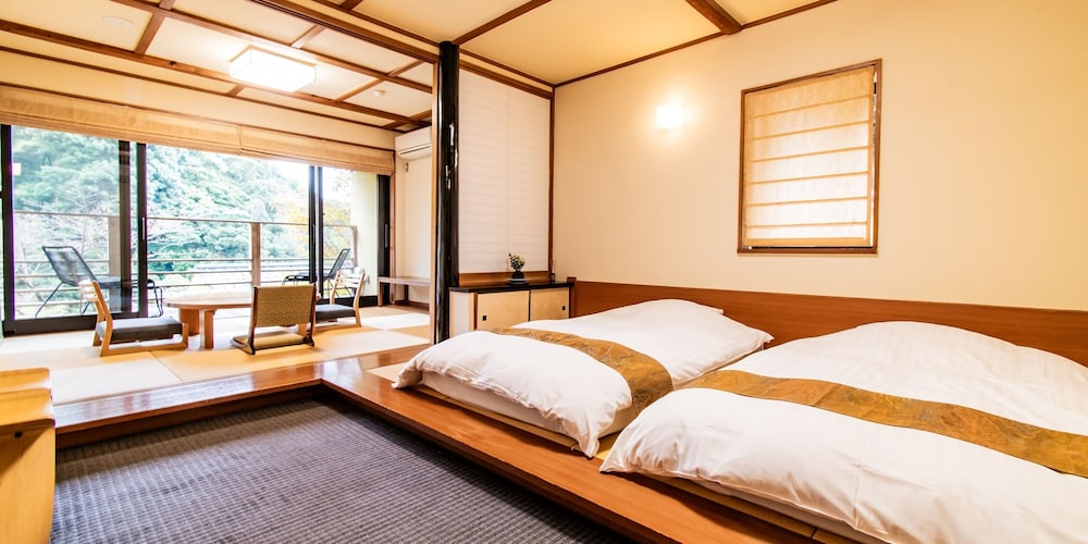 客室1 | 霧島もみじ谷 静流荘