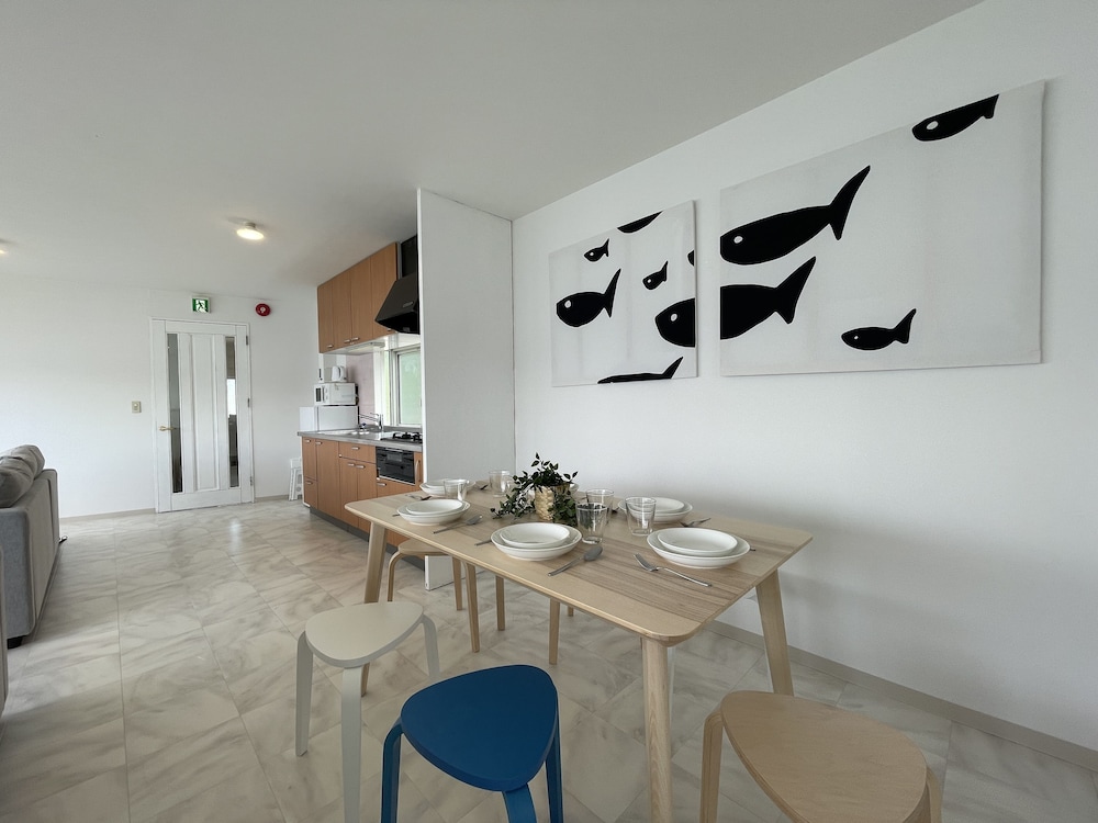 ファミリー ヴィラ 客室内のダイニングエリア0 | Kai House