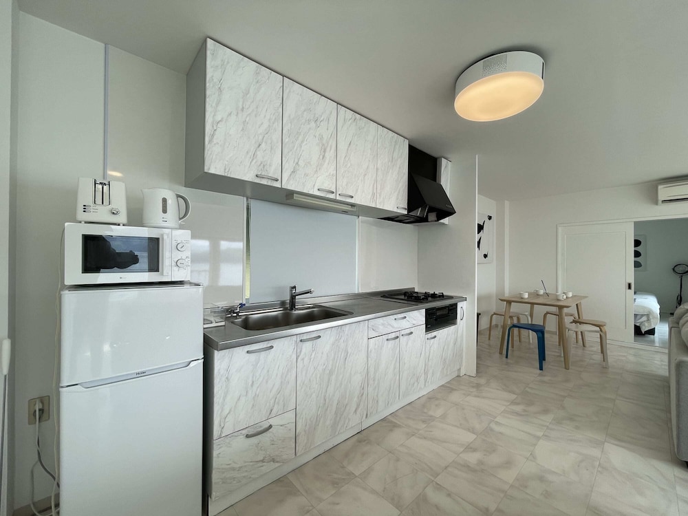 ファミリー ヴィラ 専用キッチン1 | Kai House