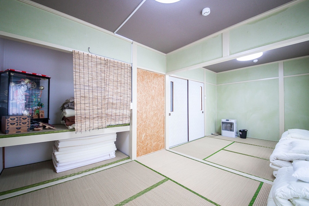 ベーシック アパートメント 客室28 | 小樽漆喰