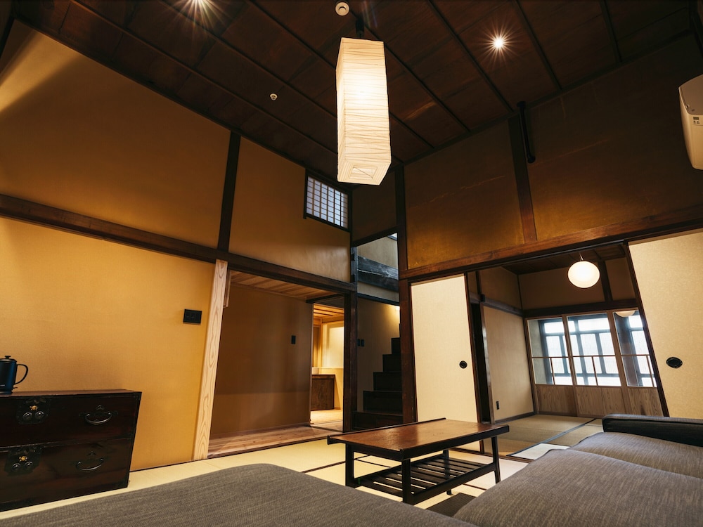 碓井邸 103 禁煙 リビング エリア0 | みなも