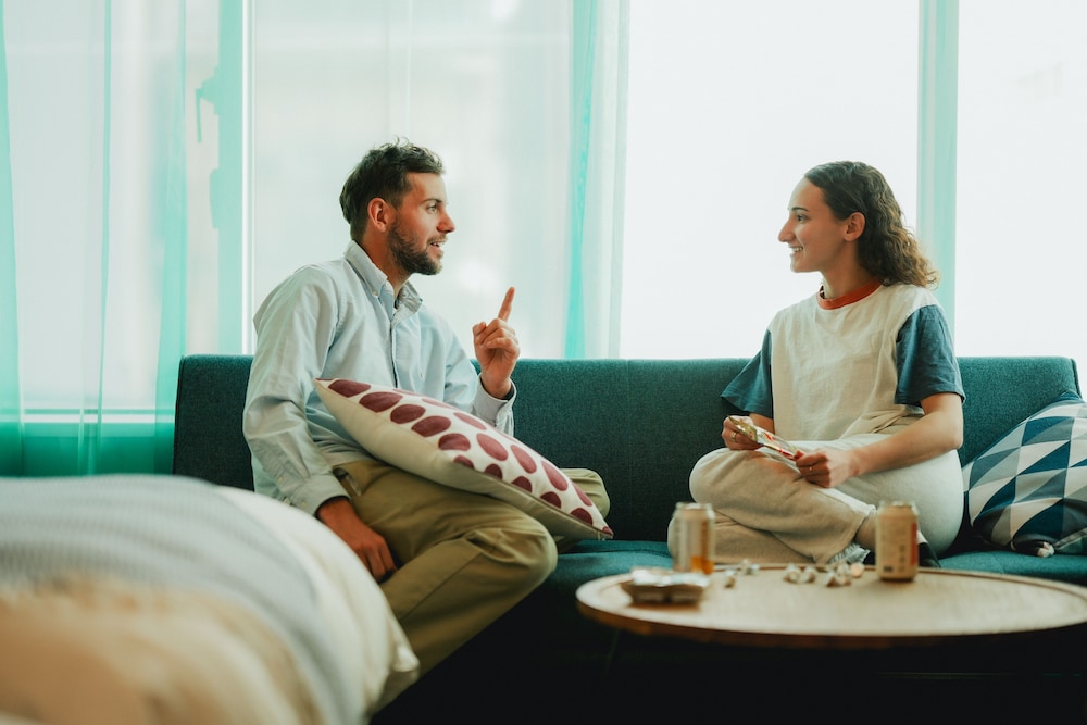 エグゼクティブ ツインルーム リビング エリア2 | NAGI HIROSHIMA HOTEL & LOUNGE