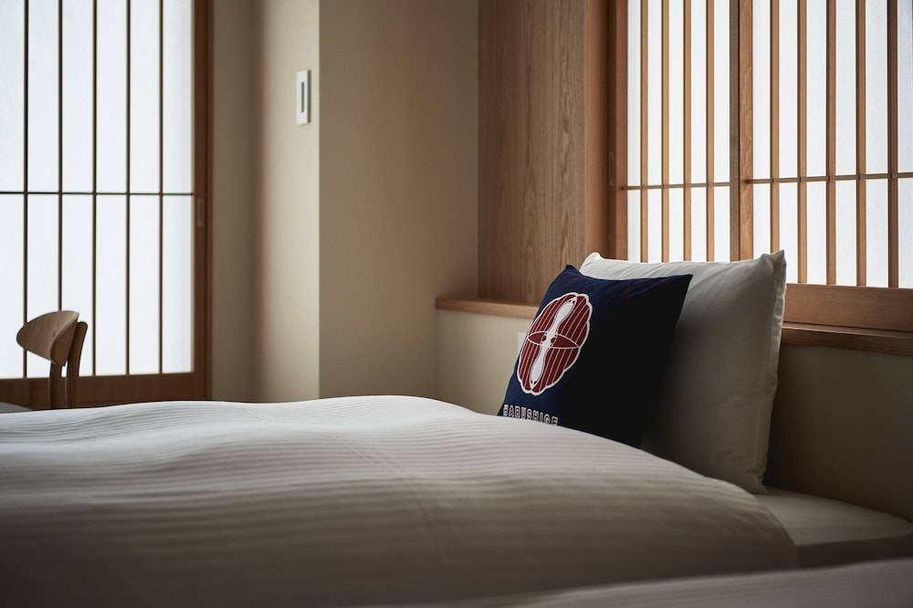 客室1 | THE HOTELS HAKATA 春重 新館