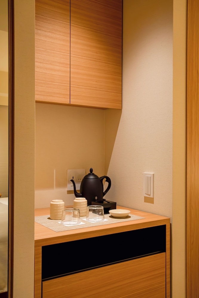 スタンダードキングルーム 禁煙(6才以上は2名様まで) リビング エリア0 | THE GENERAL KYOTO Bukkoji Shinmachi〈仏光寺新町〉