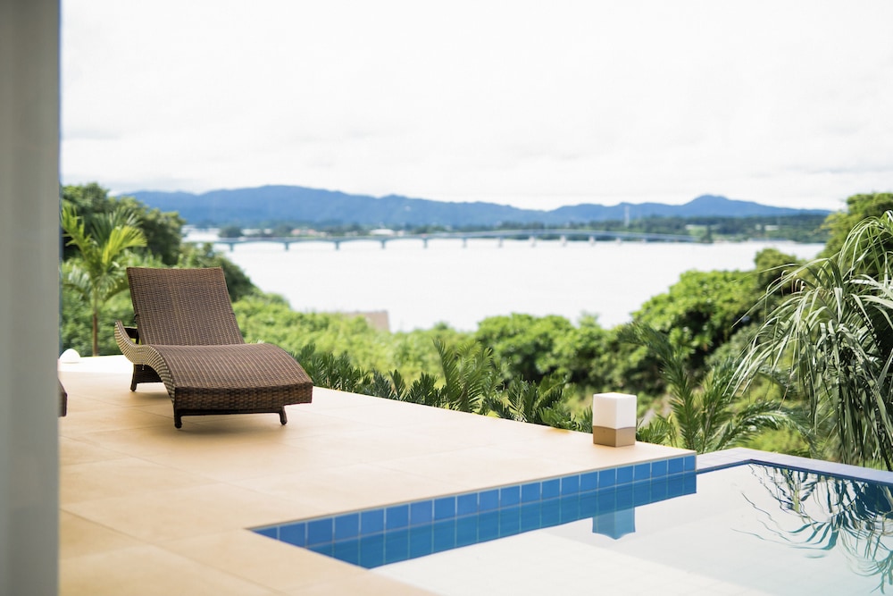 ファミリー ヴィラ 1 ベッドルーム (1階貸切プール付) 禁煙 バルコニーからの眺望0 | 古宇利ヴィラ Indigo