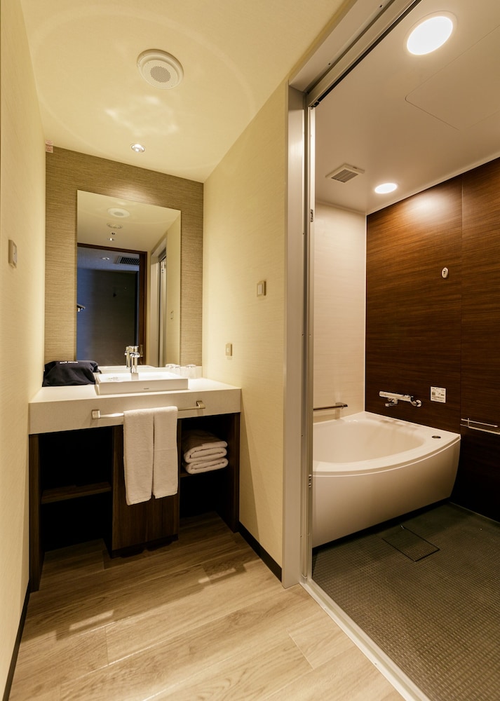 デラックス ツインルーム 禁煙 バスルーム0 | ホテルヴィスキオ 富山