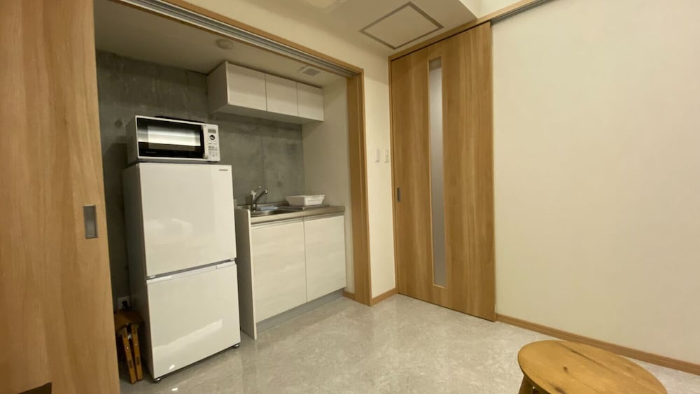 スタンダード 4 人部屋 専用キッチン0 | たびの邸宅 沖縄那覇 2nd