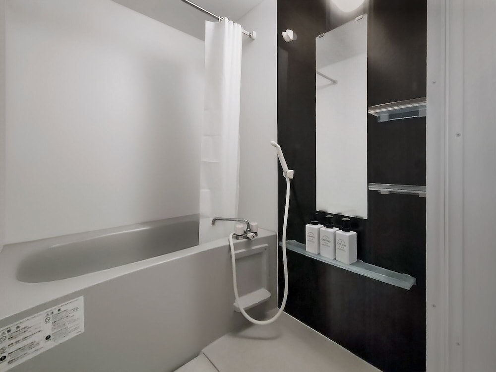 ベーシック ルーム バスルーム0 | SaffronCasa Asakusabashi by Tranova