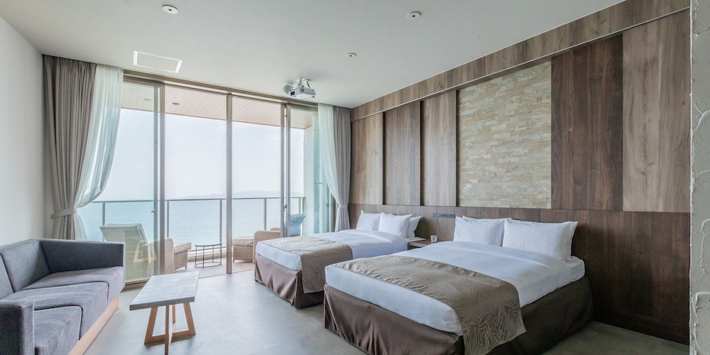 ロイヤル スイート 客室2 | AlbaHOTEL＆Glamping