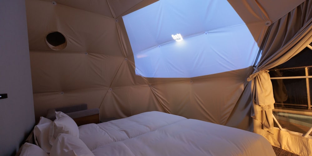 ロマンティック テント 客室2 | AlbaHOTEL＆Glamping