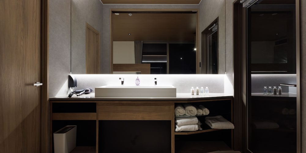 ロマンティック スイート バスルーム1 | AlbaHOTEL＆Glamping