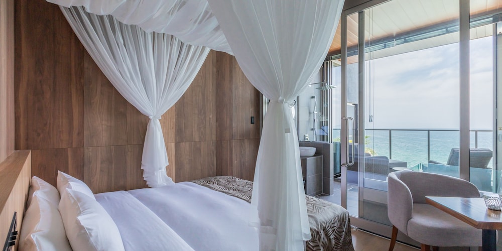 ラグジュアリー ダブルルーム 客室1 | AlbaHOTEL＆Glamping