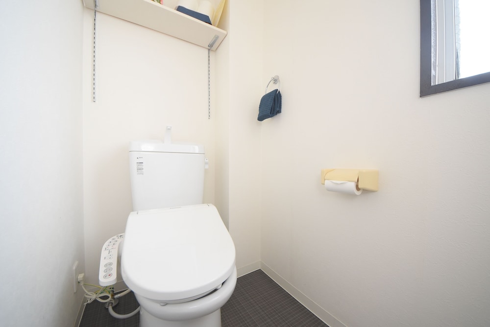 ベーシック ダブルルーム ベッド (複数台) 禁煙 中 2 階 バスルーム0 | コンフィーステイ清川