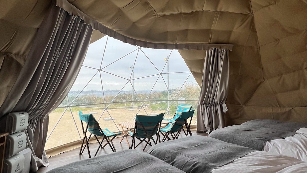 ファミリー テント 客室3 | エイトポイントリゾート沖縄 - Glamping