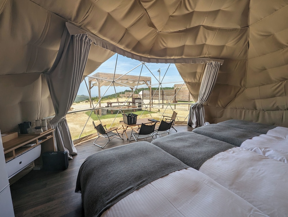 ファミリー テント 客室4 | エイトポイントリゾート沖縄 - Glamping