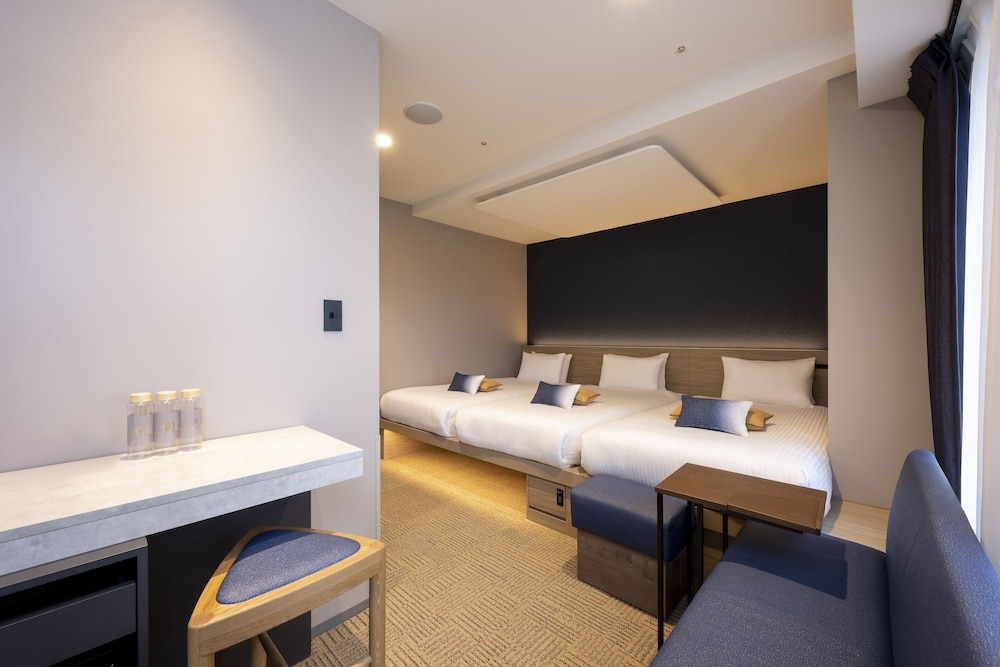 スーペリア トリプルルーム 客室6 | ホテル アマネク 新宿歌舞伎町
