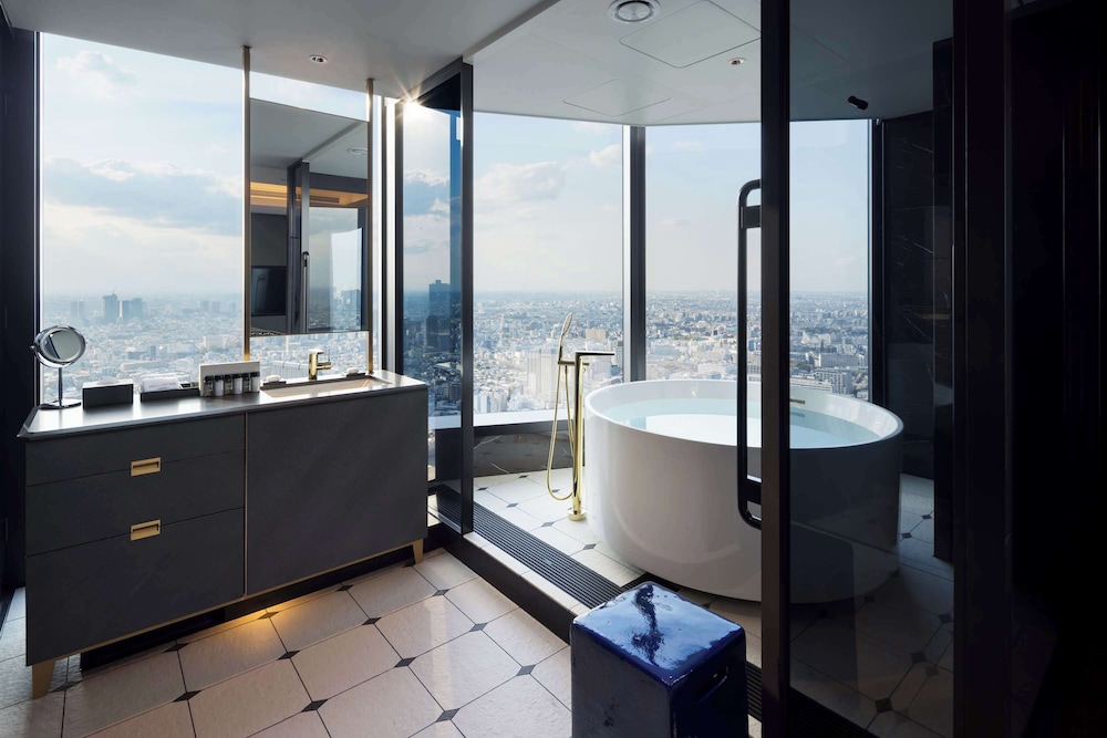 ジュニア ダブルルーム キングベッド 1 台 コーナー バスルーム1 | BELLUSTAR TOKYO、A Pan Pacific Hotel