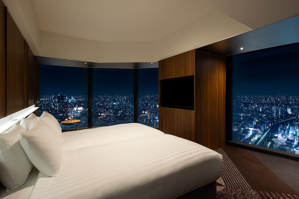 エグゼクティブ ルーム ベッド (複数台) | HOTEL GROOVE SHINJUKU、A PARKROYAL Hotel