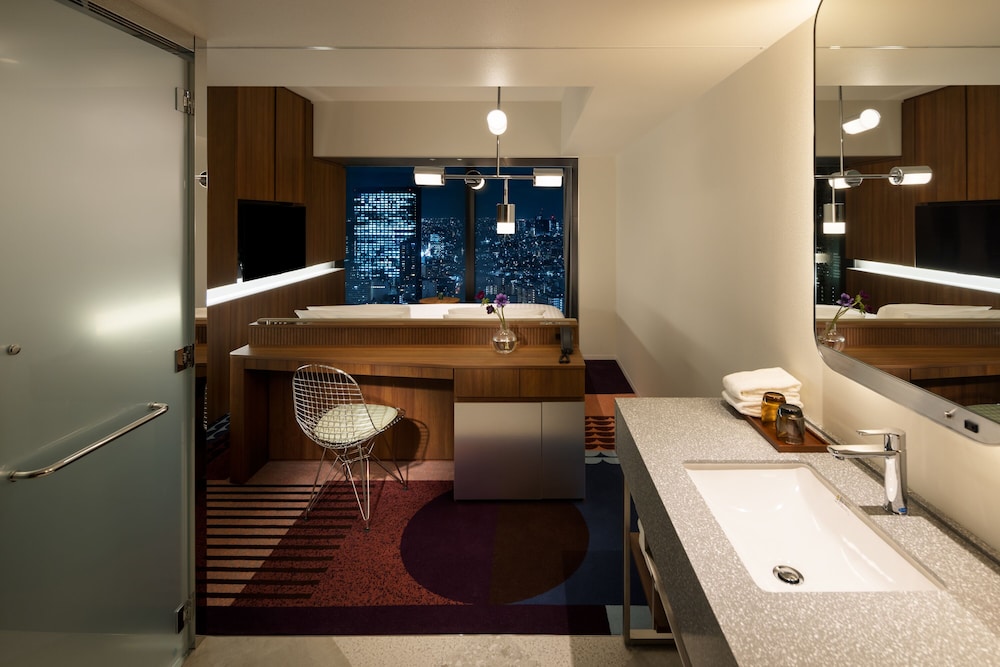 デラックス ルーム キングベッド 1 台 客室1 | HOTEL GROOVE SHINJUKU、A PARKROYAL Hotel