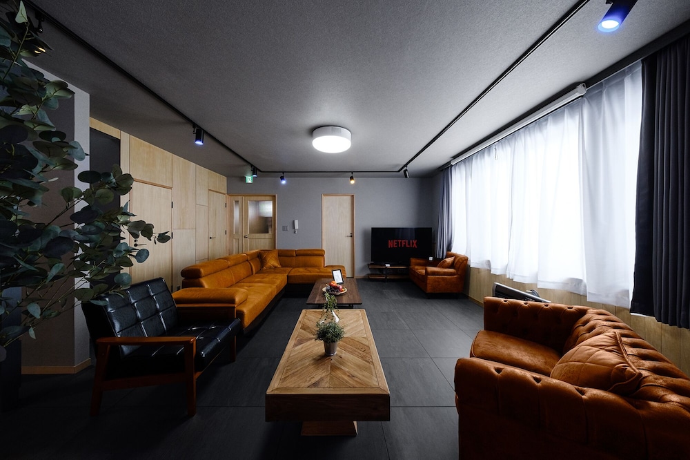 ラグジュアリー ヴィラ リビング エリア7 | The Landmark