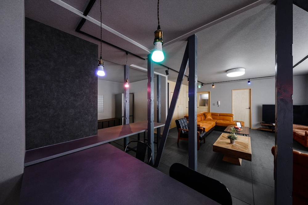 ラグジュアリー ヴィラ リビング エリア13 | The Landmark