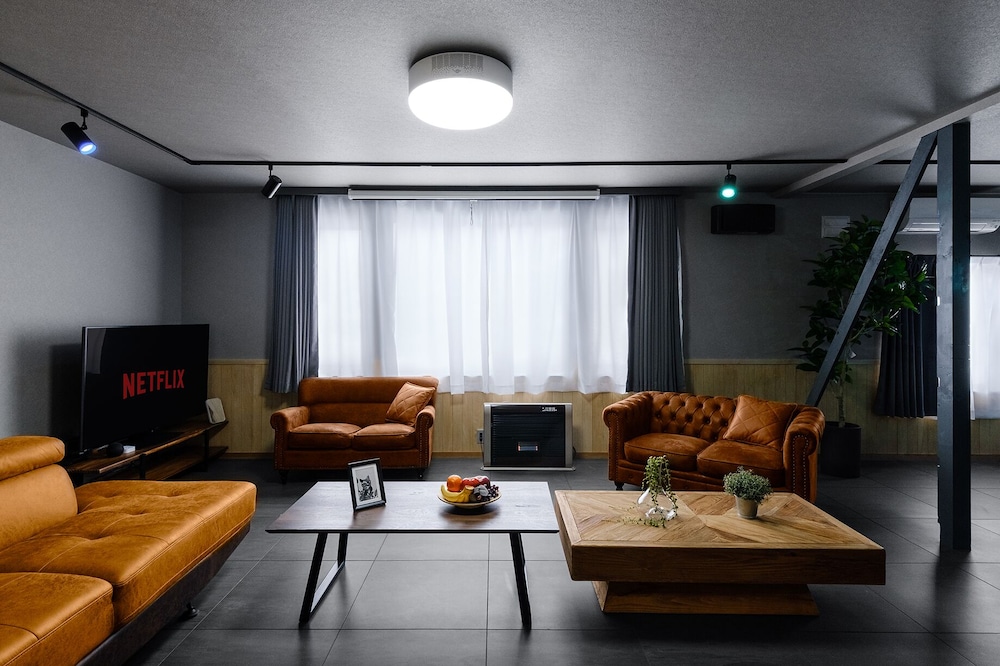 ラグジュアリー ヴィラ リビング エリア9 | The Landmark