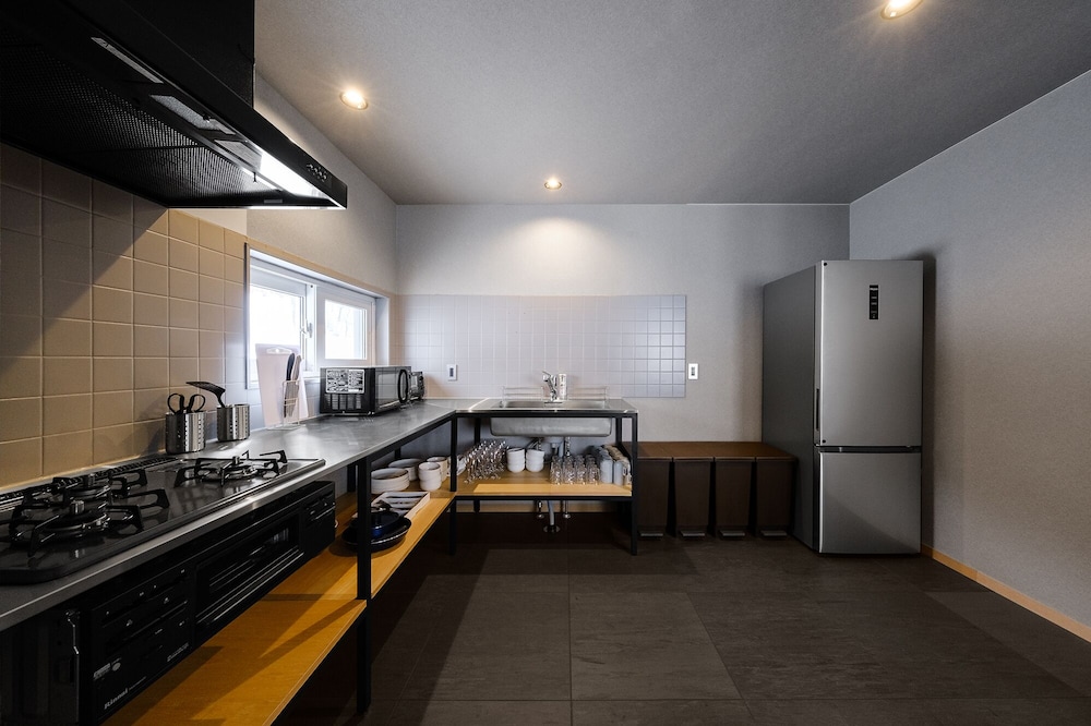 ラグジュアリー ヴィラ 専用キッチン1 | The Landmark